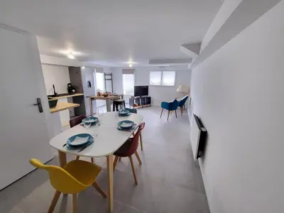Cuisine ou kitchenette dans l'établissement appartement 700 mètres de la mer