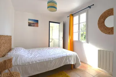 Un ou plusieurs lits dans un hébergement de l'établissement 500 m de la mer, jardin, 6 adultes 1 enfant