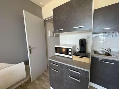 Cuisine ou kitchenette dans l'établissement SJ210-041 - Appart studio 2 couchages - SAINT JEAN DE MONTS