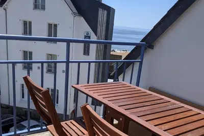 Balcon ou terrasse dans l'établissement Vue Mer avec plage à 20m Saint-Marc-sur-Mer