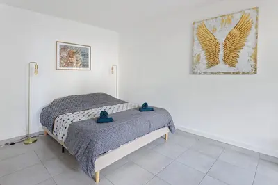Un ou plusieurs lits dans un hébergement de l'établissement Le Petit Patio proximité clinique Jules Verne