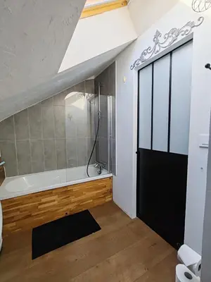 Salle de bains dans l'établissement La Cour Nantaise - T3 calme, proche centre