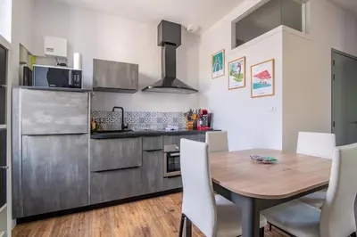 Cuisine ou kitchenette dans l'établissement Le Vue sur Moine, pratique et proche du PuyduFou