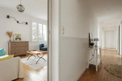 Coin salon dans l'établissement Appartement Spacieux et Lumineux en Centre-Ville