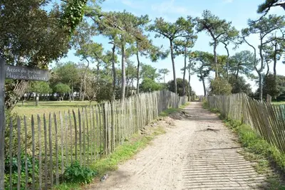 Jardin de l'établissement NO240-017 Mais 6 pièces - 10 couchages NOIRMOUTIER EN L'ILE