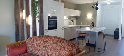 Cuisine ou kitchenette dans l'établissement Maison Sous Les Chênes