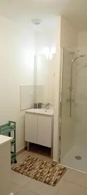 Salle de bains dans l'établissement Maison Sous Les Chênes