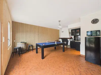 Cuisine ou kitchenette dans l'établissement Maison à 50m de la mer, 8 adultes 3 enfants