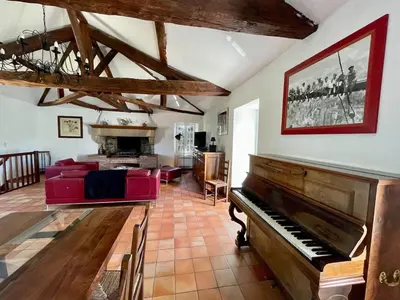Coin salon dans l'établissement Le Logis du Vignoble