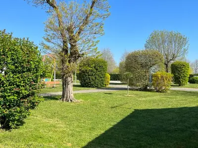 Jardin de l'établissement Gîte 6 personnes - Terrasse et confort à Maché - API-1-52-1252