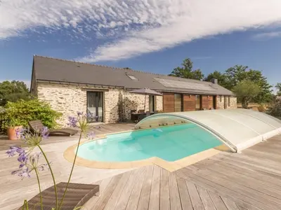 Piscine de l'établissement Gîte rural rénové avec terrasse en campagne, accepte animaux - FR-1-306-1327 ou située à proximité