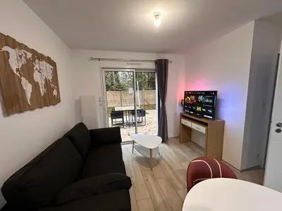 Cuisine ou kitchenette dans l'établissement Maison 'Home Bien-Être' 30m2 avec terrasse et jardin