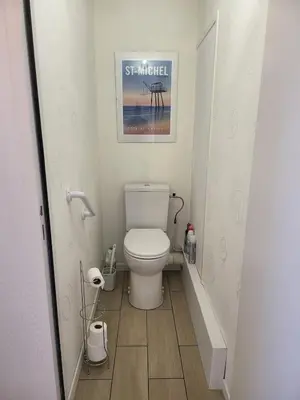 Salle de bains dans l'établissement Appartement T3 en centre ville avec vue mer