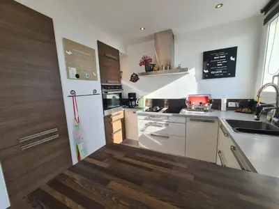Cuisine ou kitchenette dans l'établissement SJ232-019 - Appart 3 pièces 6 couchages - SAINT JEAN DE MONTS