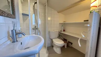 Salle de bains dans l'établissement GU000-18B - Mais 4 pièces - 7 couchages LA GUERINIERE