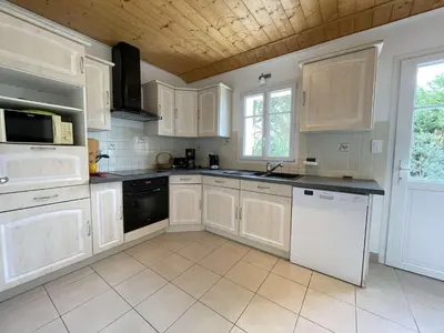 Cuisine ou kitchenette dans l'établissement NO000-047 Mais 4 pièces- 5 couchages NOIRMOUTIER EN L'ILE