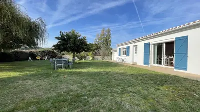 Jardin de l'établissement BA000-28C Mais 3 pièces - 5 couchages BARBATRE