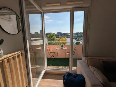 Balcon ou terrasse dans l'établissement T2 avec une superbe vue sur la Loire - parking