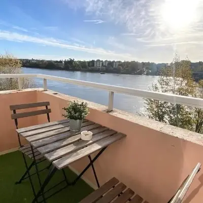 T2 avec une superbe vue sur la Loire - parking