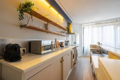 Cuisine ou kitchenette dans l'établissement L'Extra-Bille - Ancien Bar avec Flipper Atypique