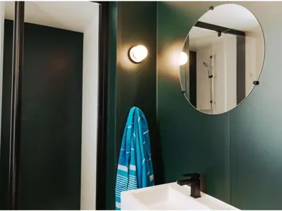 Salle de bains dans l'établissement Mobil-home pour 4 personnes avec terrasse à Saint-Jean-de-Monts - API-1-52-1458