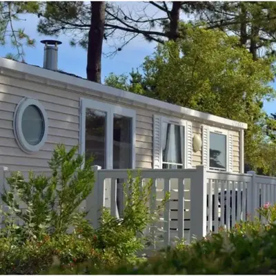 Mobil-home pour 4 personnes avec terrasse à Saint-Jean-de-Monts - API-1-52-1458