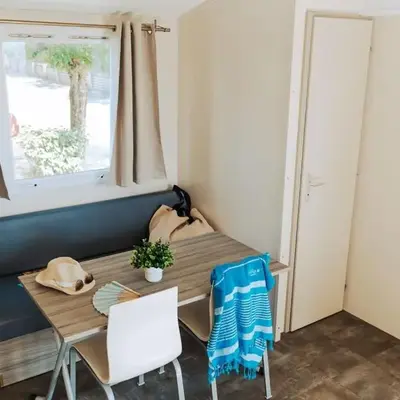 Mobil-home cosy avec terrasse - 2 chambres doubles - API-1-52-1466