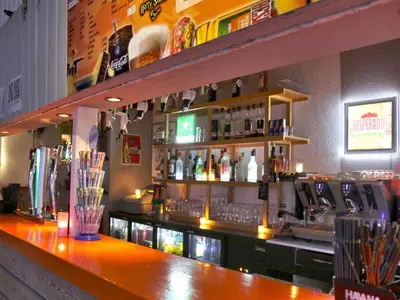 Salon ou bar de l'établissement Mobil-home avec terrasse à La Bernerie-en-Retz - API-1-52-1421