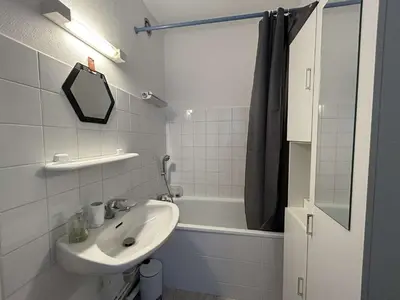 Salle de bains dans l'établissement SJ080-246 - Appart Studio 2 couchages - SAINT JEAN DE MONTS