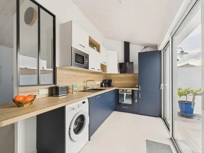 Cuisine ou kitchenette dans l'établissement Maison pour 4 adultes 2 enfants a 30 m de la mer