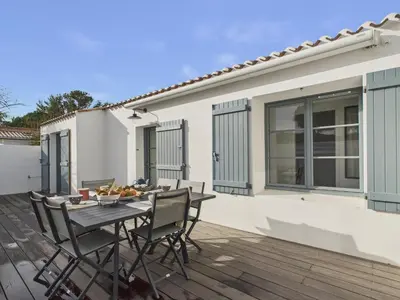 Balcon ou terrasse dans l'établissement Maison pour 4 adultes 2 enfants a 30 m de la mer