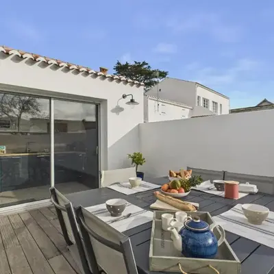 Maison pour 4 adultes 2 enfants a 30 m de la mer