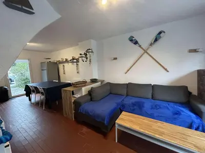 Cuisine ou kitchenette dans l'établissement Maison familiale lumineuse, près de la plage, parking inclus - FR-1-224B-251