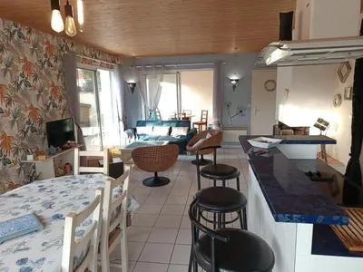 Coin salon dans l'établissement Maison de vacances à Notre-Dame-de-Monts - Terrasse & Jardin - Animaux acceptés - FR-1-540-330
