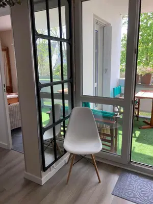 Balcon ou terrasse dans l'établissement Grand appartement avec terrasse et parking