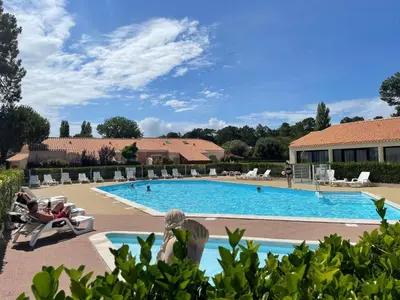 Piscine de l'établissement SJ590-061 - Mais 3 pièces 4 couchages SAINT JEAN DE MONTS ou située à proximité