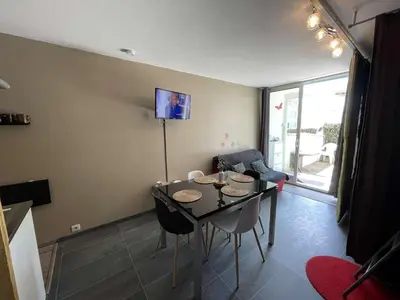 Télévision ou salle de divertissement dans l'établissement SH210-06A - Appartement studio 4 couchages - Saint Hilaire de Riez