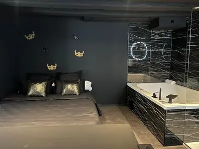Salle de bains dans l'établissement Le Lux Nantes Centre