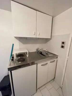 Cuisine ou kitchenette dans l'établissement Studio fonctionnel DOUTRE