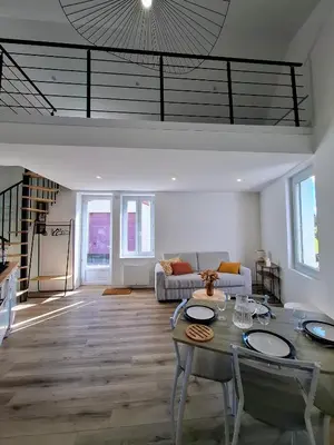 Coin salon dans l'établissement Logement Mauléon - 4 personnes