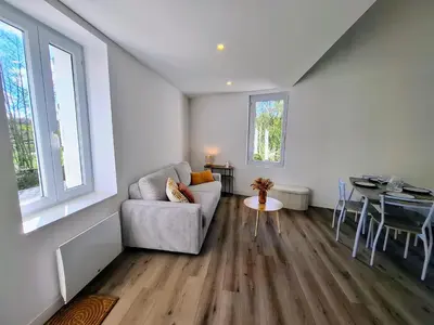 Coin salon dans l'établissement Logement Mauléon - 4 personnes