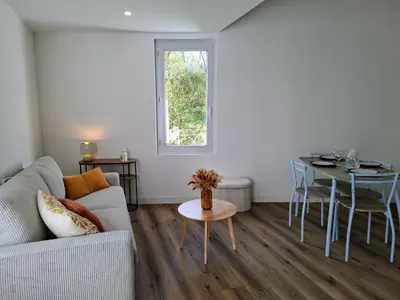 Coin salon dans l'établissement Logement Mauléon - 4 personnes