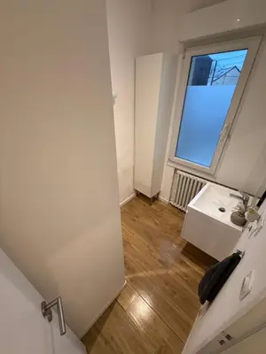 Salle de bains dans l'établissement Large Elegant Duplex - 5 BR - City Center - AC