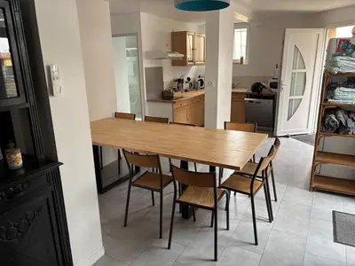 Cuisine ou kitchenette dans l'établissement Villa 11 pers 4CH - Jacuzzi - Le Cormier