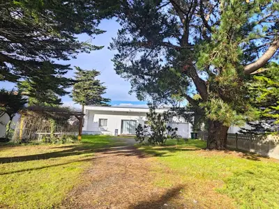 Jardin de l'établissement Maison rénovée à 300 m de la plage