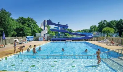 Piscine de l'établissement MH TV Piscine 3Ch 6Pers Cœur de Vendée Puy du Fou ou située à proximité