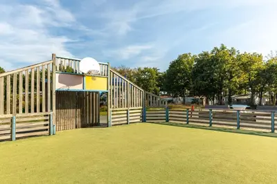 Jardin de l'établissement MH TV Piscine 3Ch 6Pers Cœur de Vendée Puy du Fou