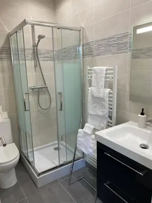 Salle de bains dans l'établissement Pavillon du XIXème au milieu des vignes