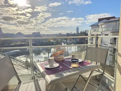 Balcon ou terrasse dans l'établissement Au fil de l'Erdre - Au cœur de Nantes avec vue sur l'Erdre et parking