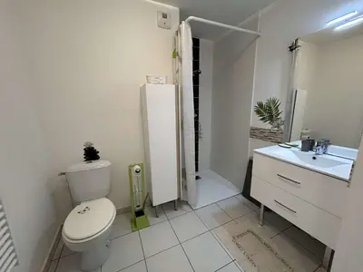 Salle de bains dans l'établissement SJ405-101 - Appart 2 pièces 4 couchages SAINT JEAN DE MONTS